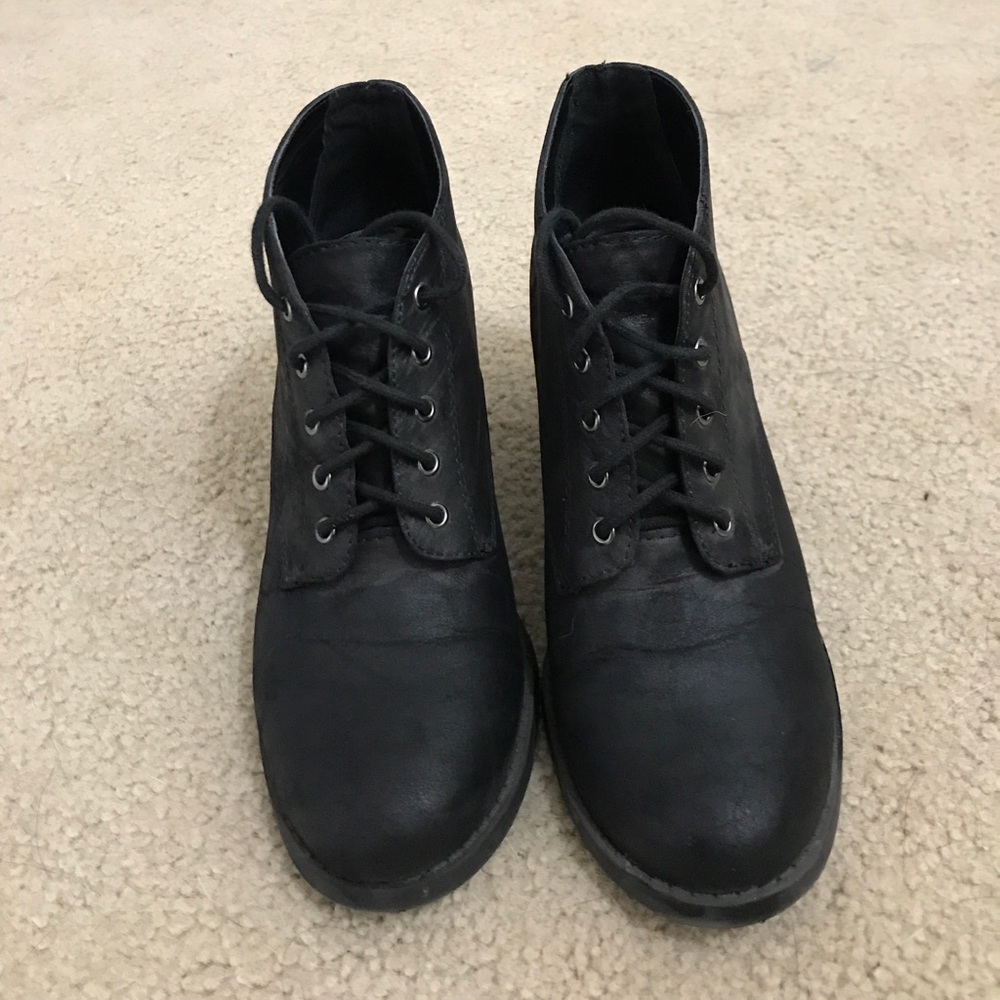 Black booties/ankle boots