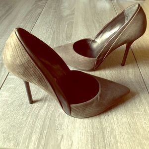 Steven by Steve Madden black pointed pumps