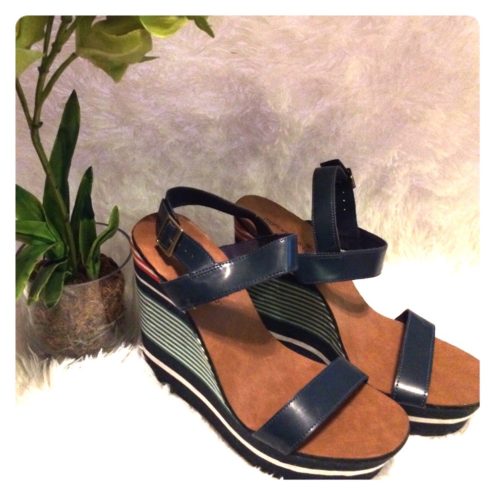 💥PRICE DROP Blue strap wedge