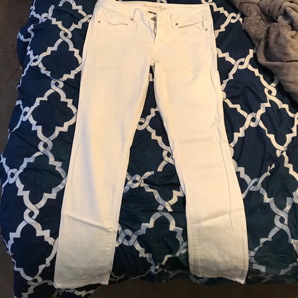 White skinny jeans