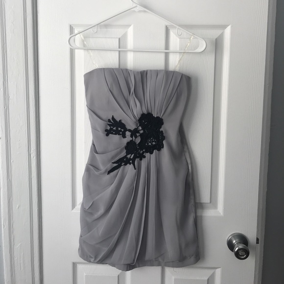 Short Gray Chiffon/Silk Dress w/ Floral Detailing - Picture 1 of 3