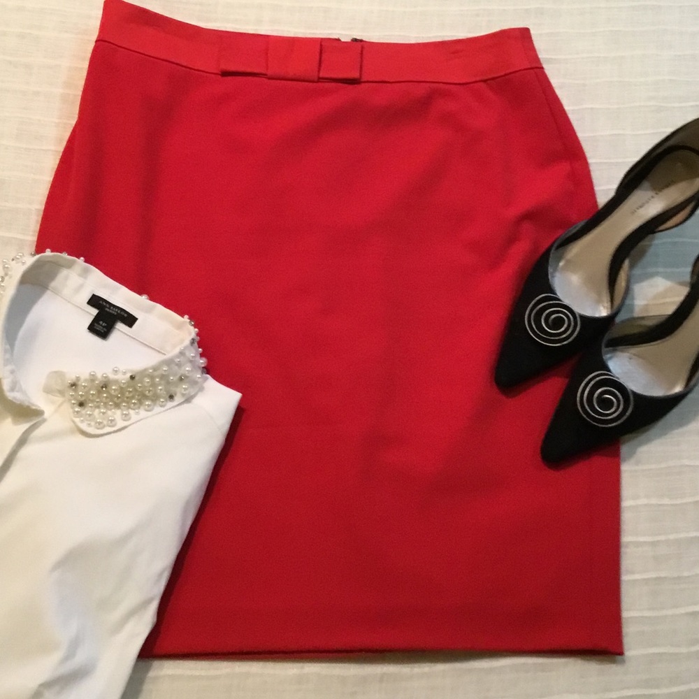 Ann Taylor 8 Petite Red skirt