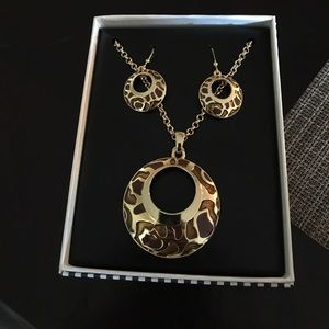 Necklace and earrings