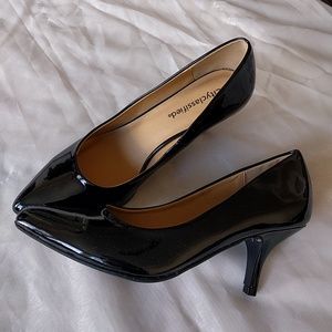 Brand New Black Ladies Pumps