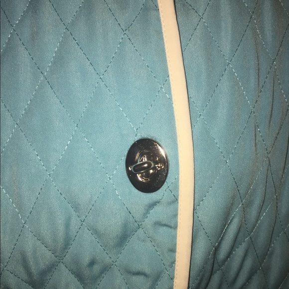 Tara Ryan light weigh blue and white jacket - Picture 2 of 5