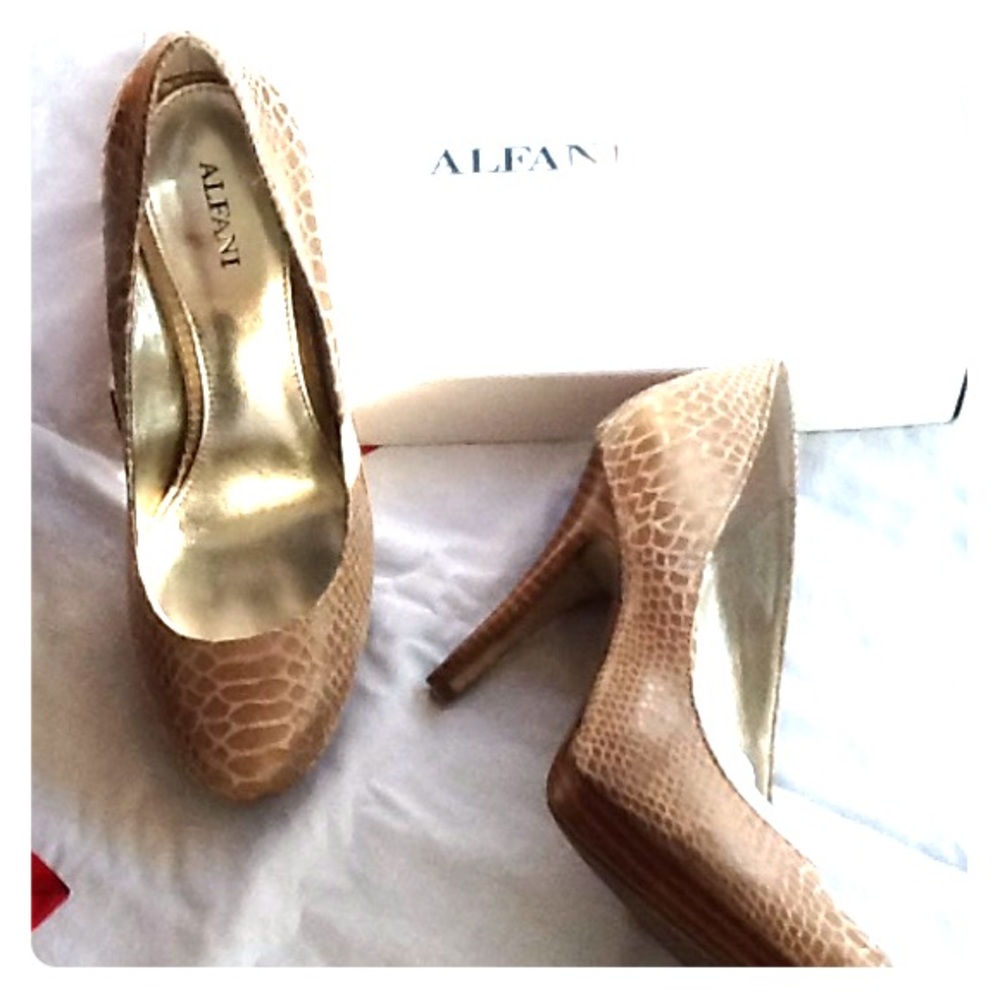 Alfani pumps