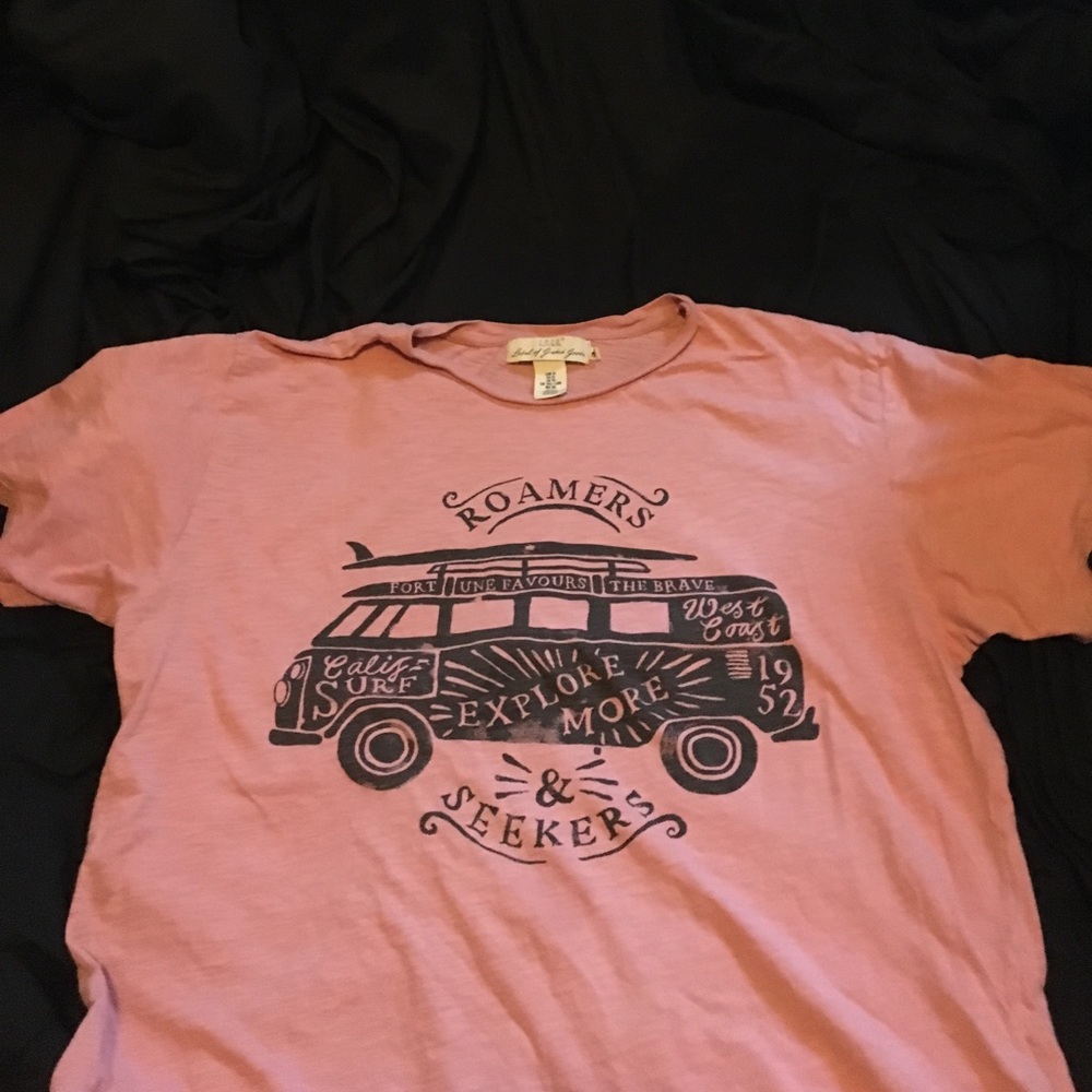 Men's pink graphic tee