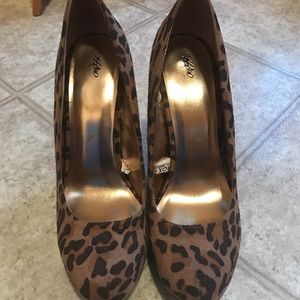 Cheetah print pumps