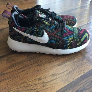 Nike Roshe One Shoes