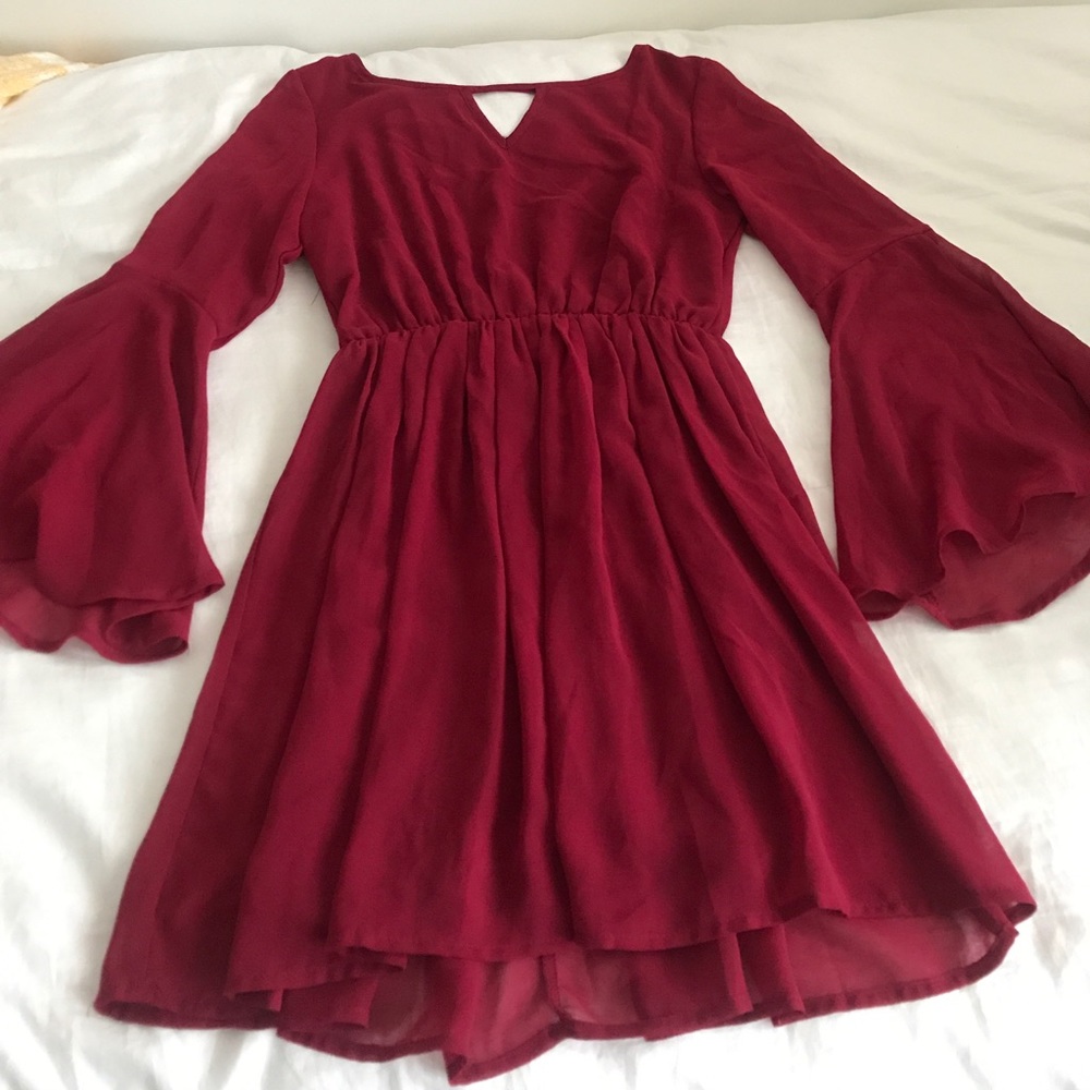 Burgundy Monteau Flowy Dress with keyhole