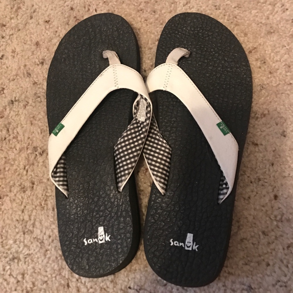 Sanuk Flip Flops