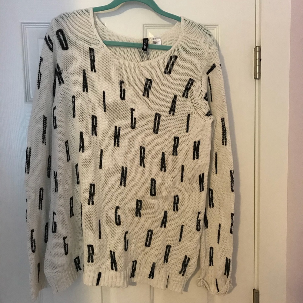 “Roaring” H&M oversized sweater