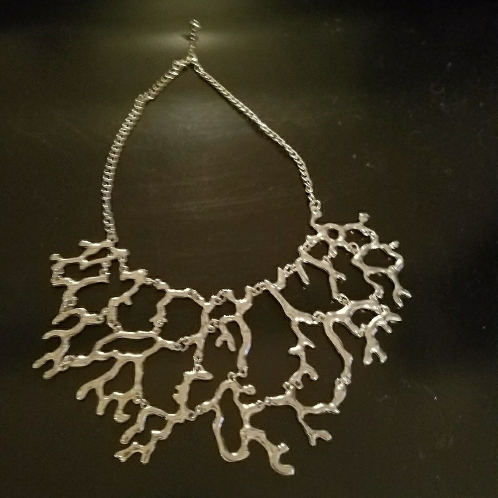 ⚜Silver tone tree branch choker⚜