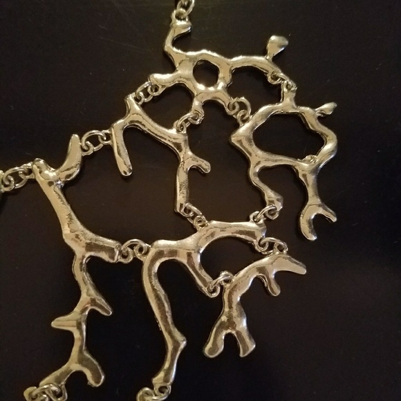 ⚜Silver tone tree branch choker⚜ - Picture 2 of 3