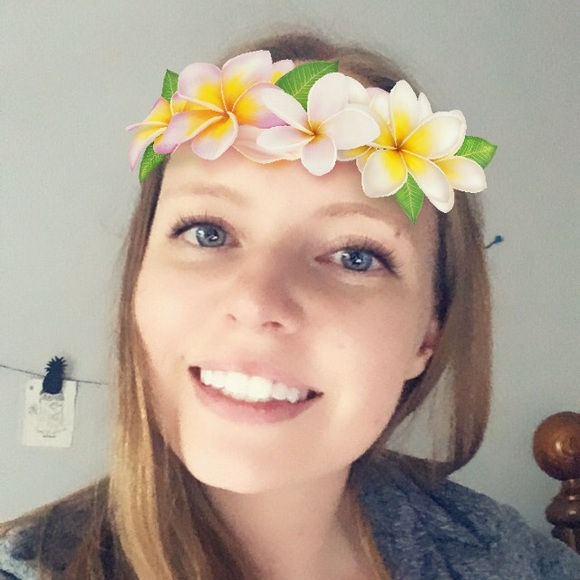 Meet your Posher, Lisa - Picture 1 of 1