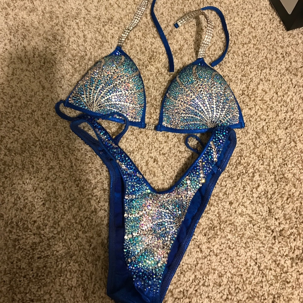 Fully covered blue figure suit