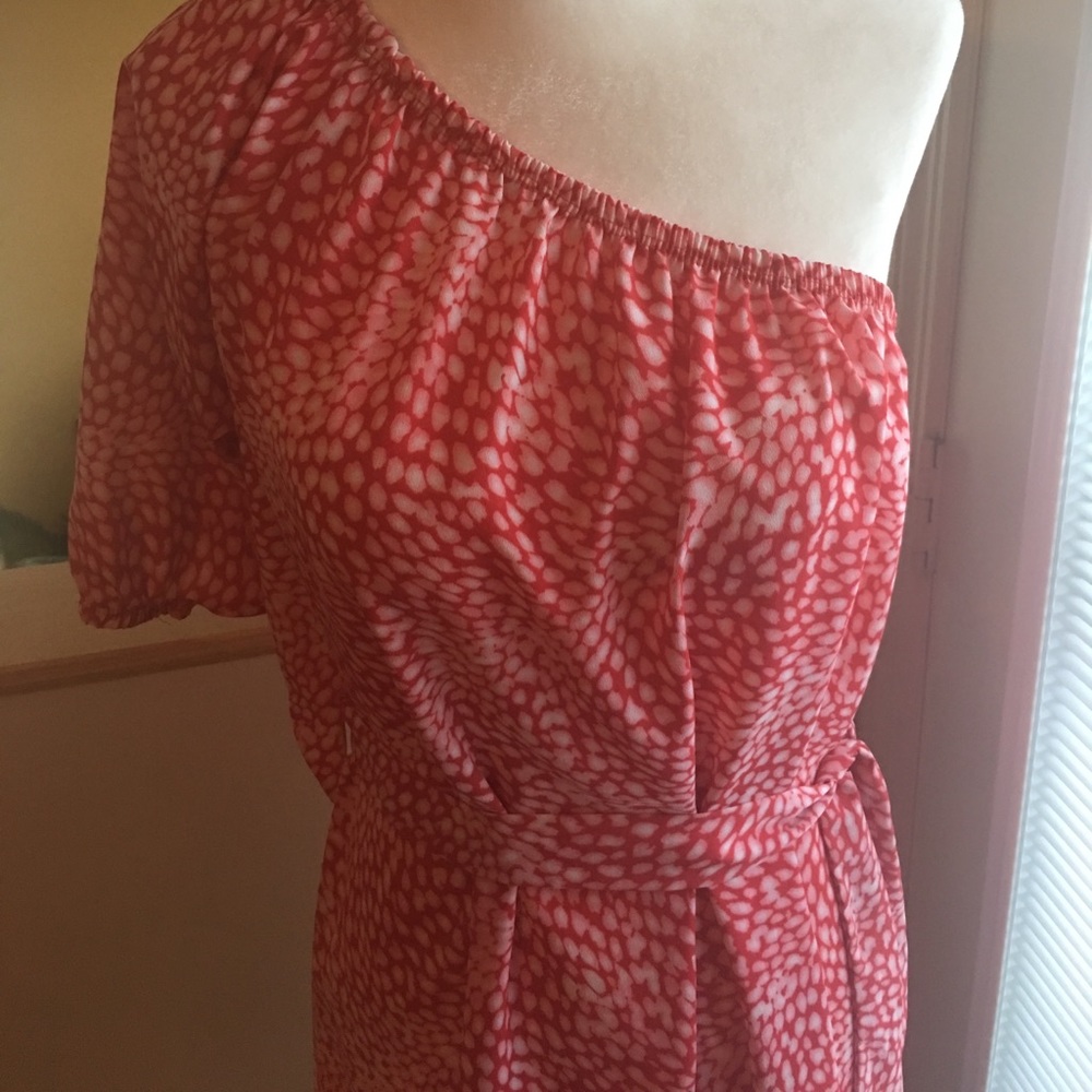 Boutique cute print summer one shoulder dress.