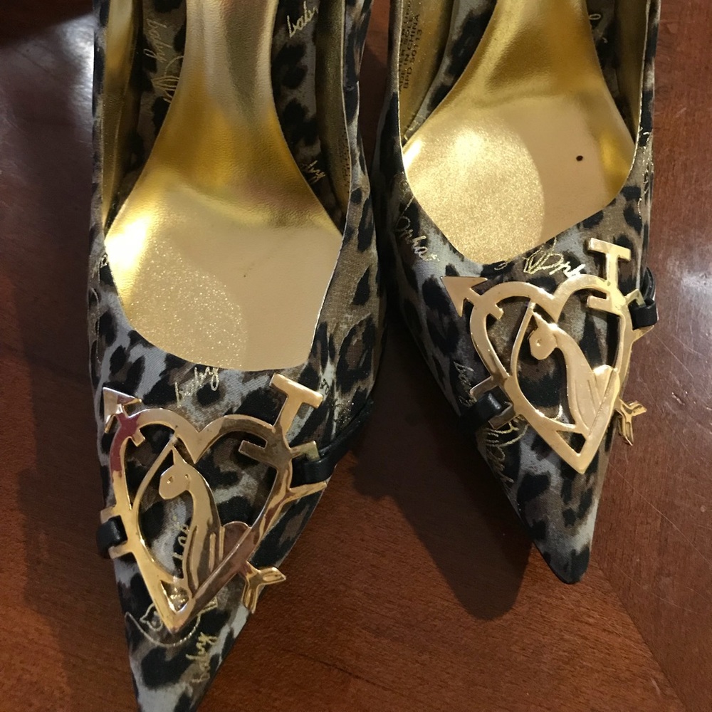 Beautiful leopard high heel shoes