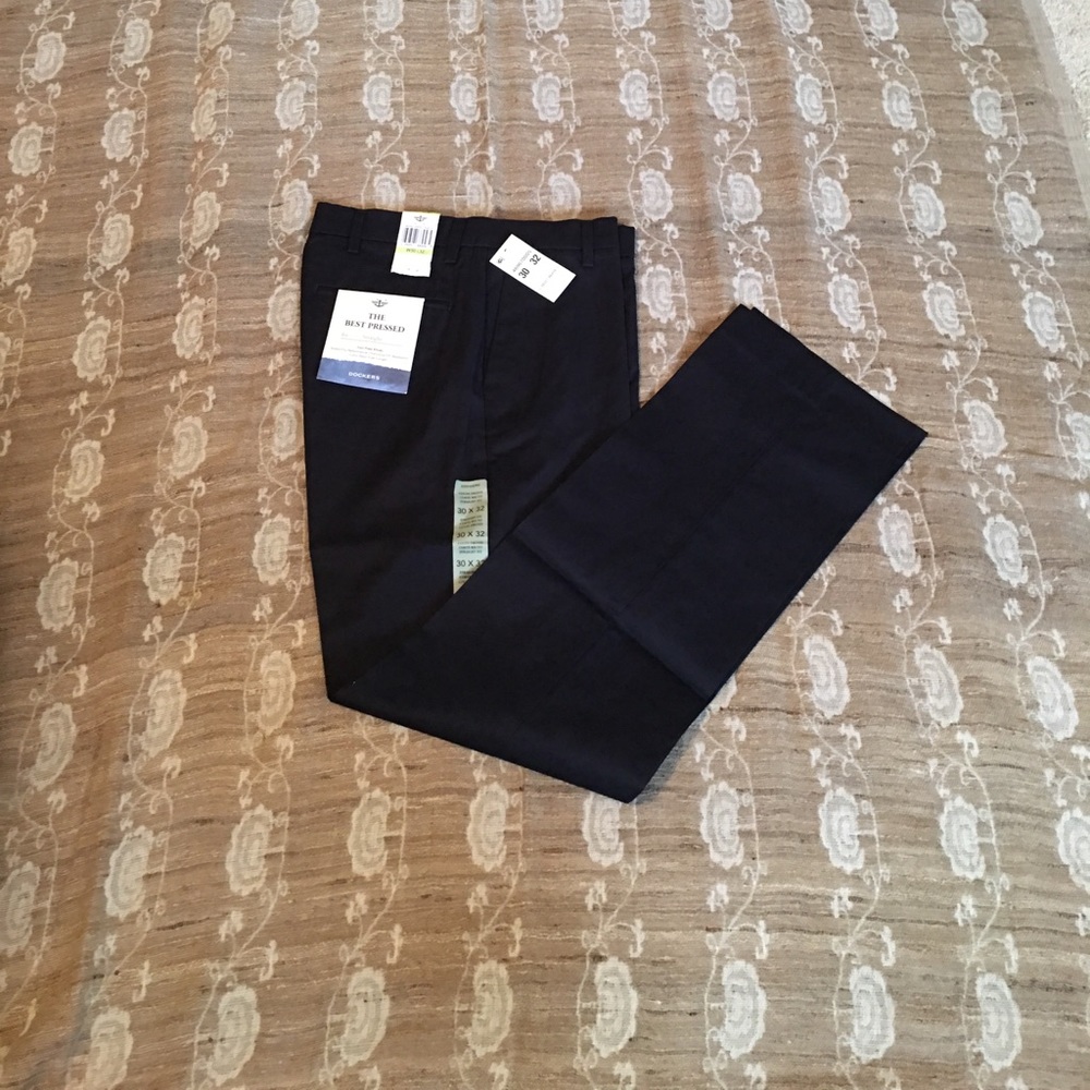 DOCKERS THE BEST PRESSED STRAIGHT FRONT KHAKIS