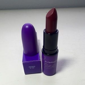MAC Selena