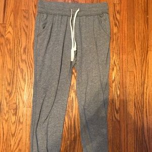 Aerie Gray Jogger Sweatpants (Size small)