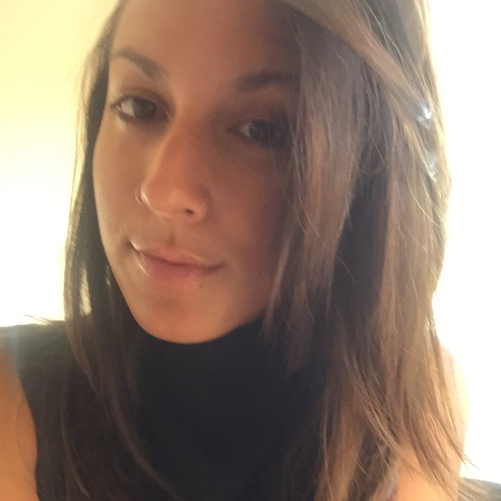Meet your Posher, Ana