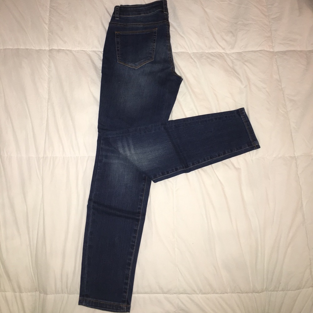 Mid Rise Crop Jean - Picture 2 of 3