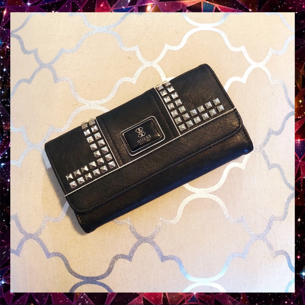 NWOT Guess Wallet