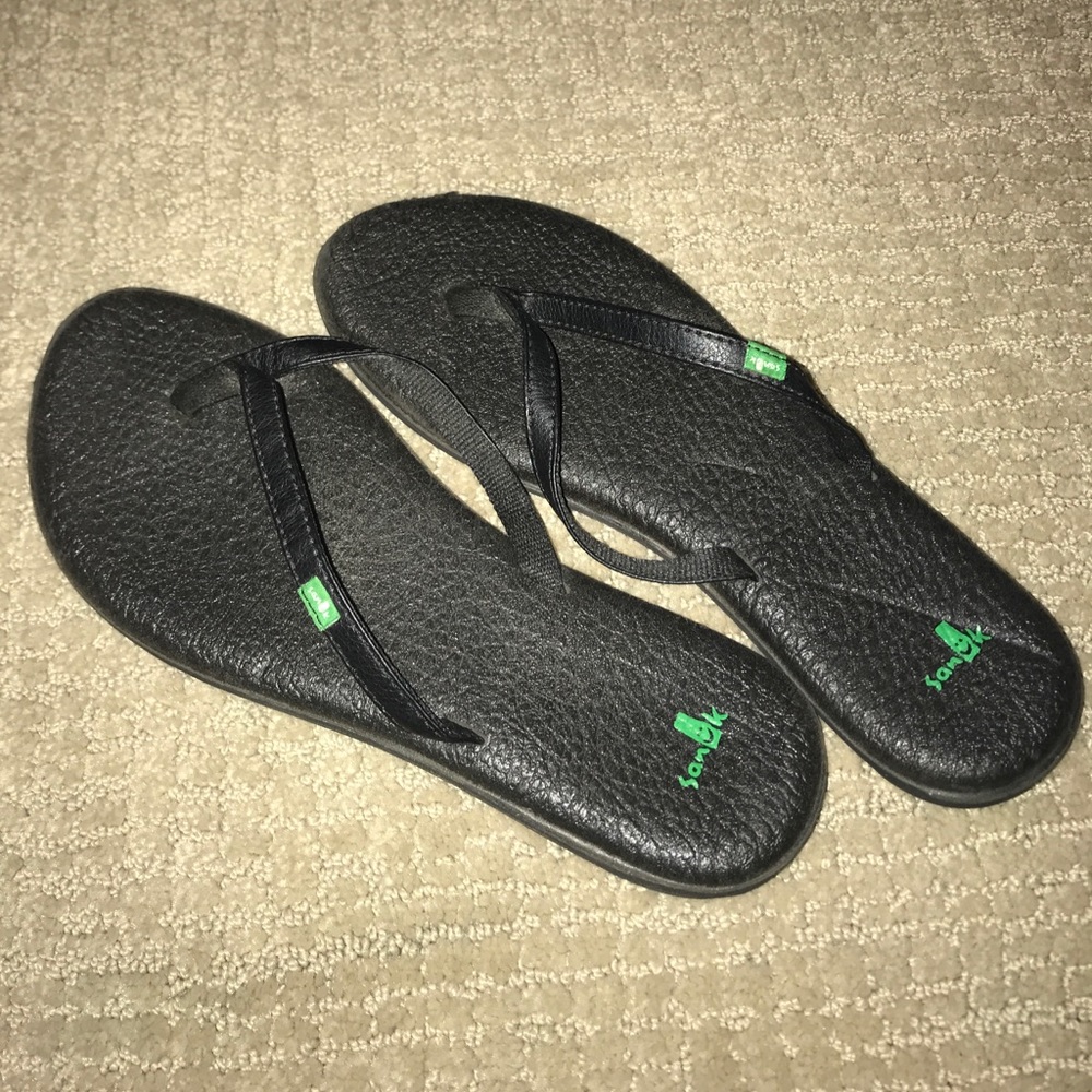 Sanuk Flip Flops