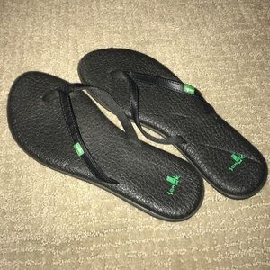 Sanuk Flip Flops