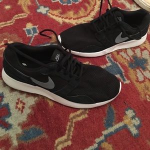 NIKE running/casual shoes