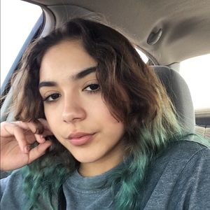 Meet your Posher, Malia