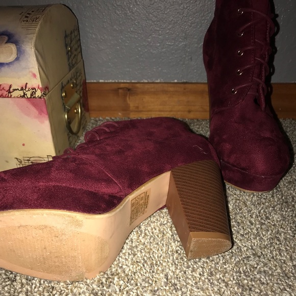 Maroon heeled booties - Picture 2 of 2