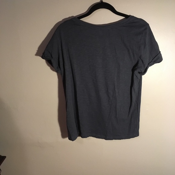 H&M Basic tee - Picture 1 of 3