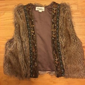 Faux fur crop vest