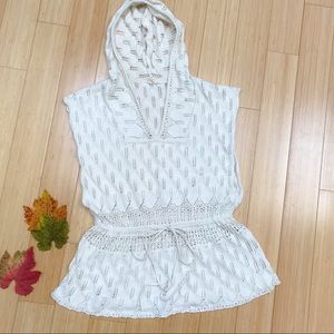 Anthropologie MOTH cream soft sweater, M/ L. Anthropologie MOTH cream soft sweater, M/ L.