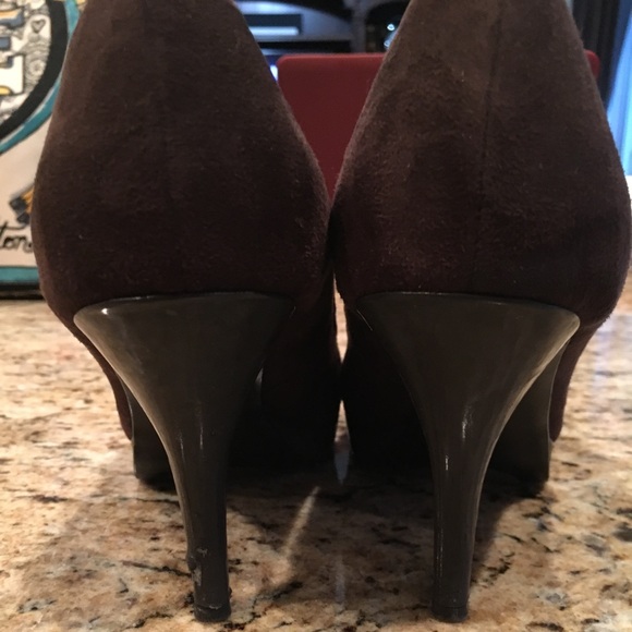 Cute Audrey Brooke Suede Bowtie Heels - Picture 4 of 8