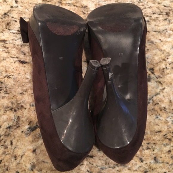 Cute Audrey Brooke Suede Bowtie Heels - Picture 7 of 8