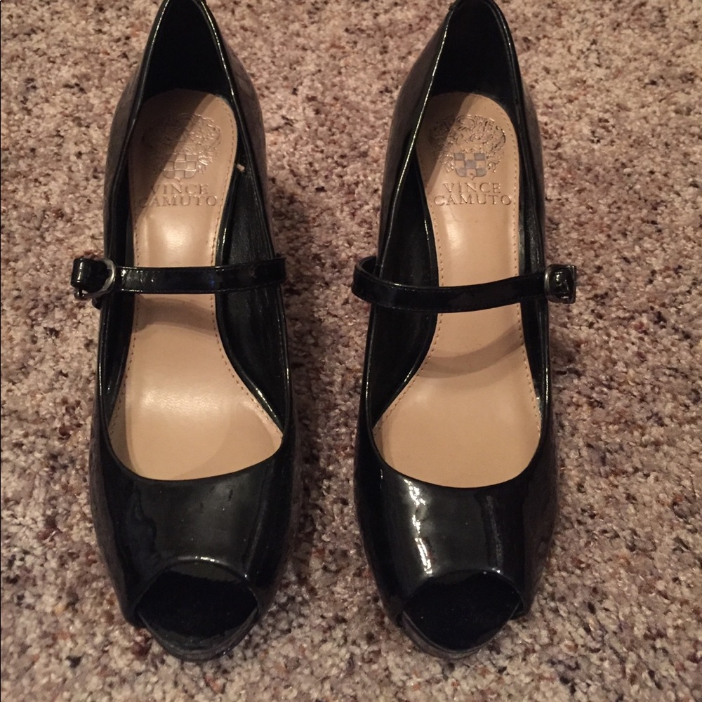 Vince Camuto Patent leather peep toe heels