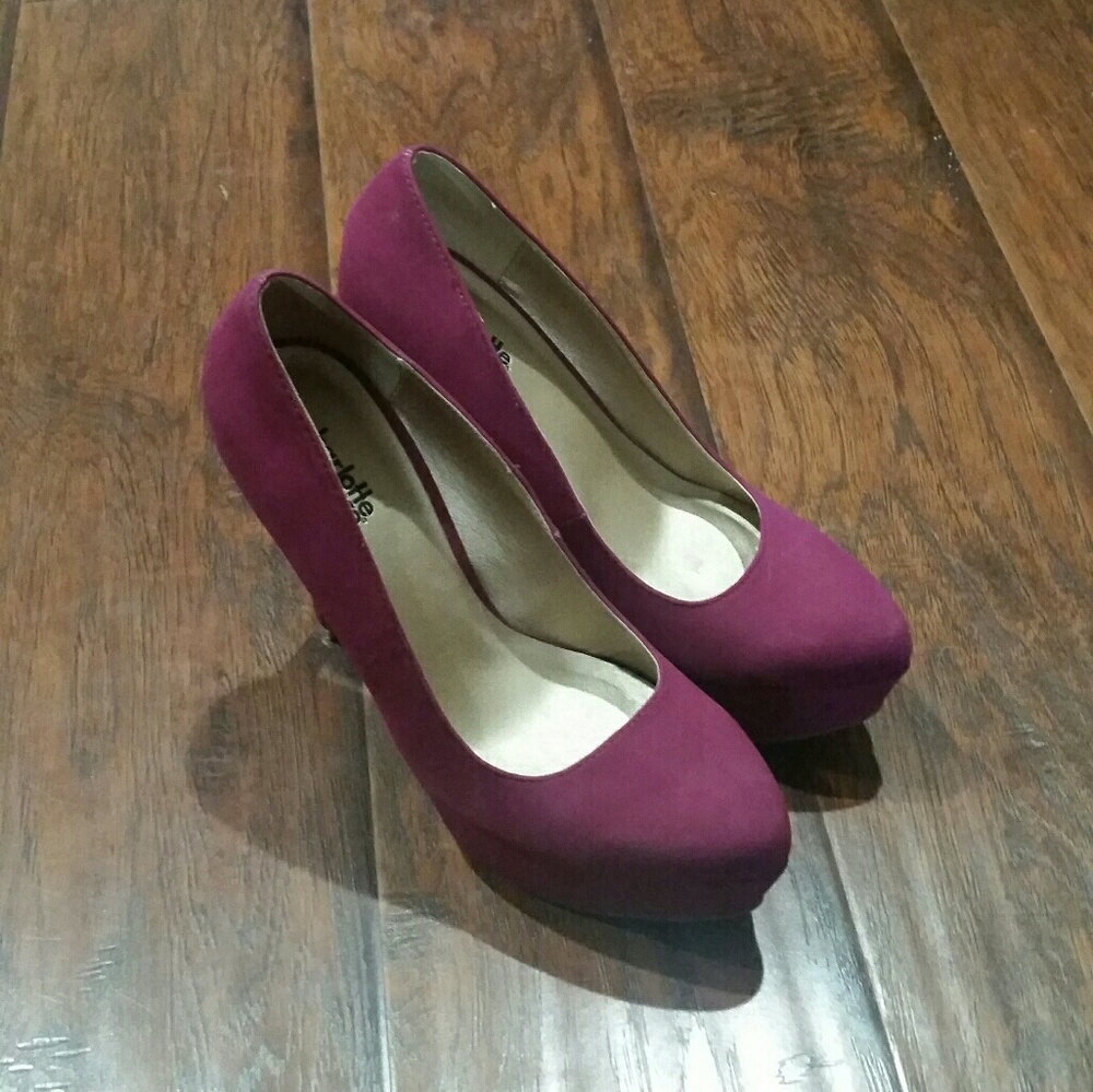 Pink Heels - Picture 2 of 3
