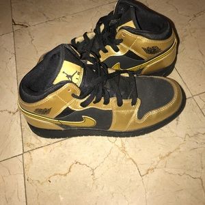 Nike Jordan's black & gold dunk sneakers