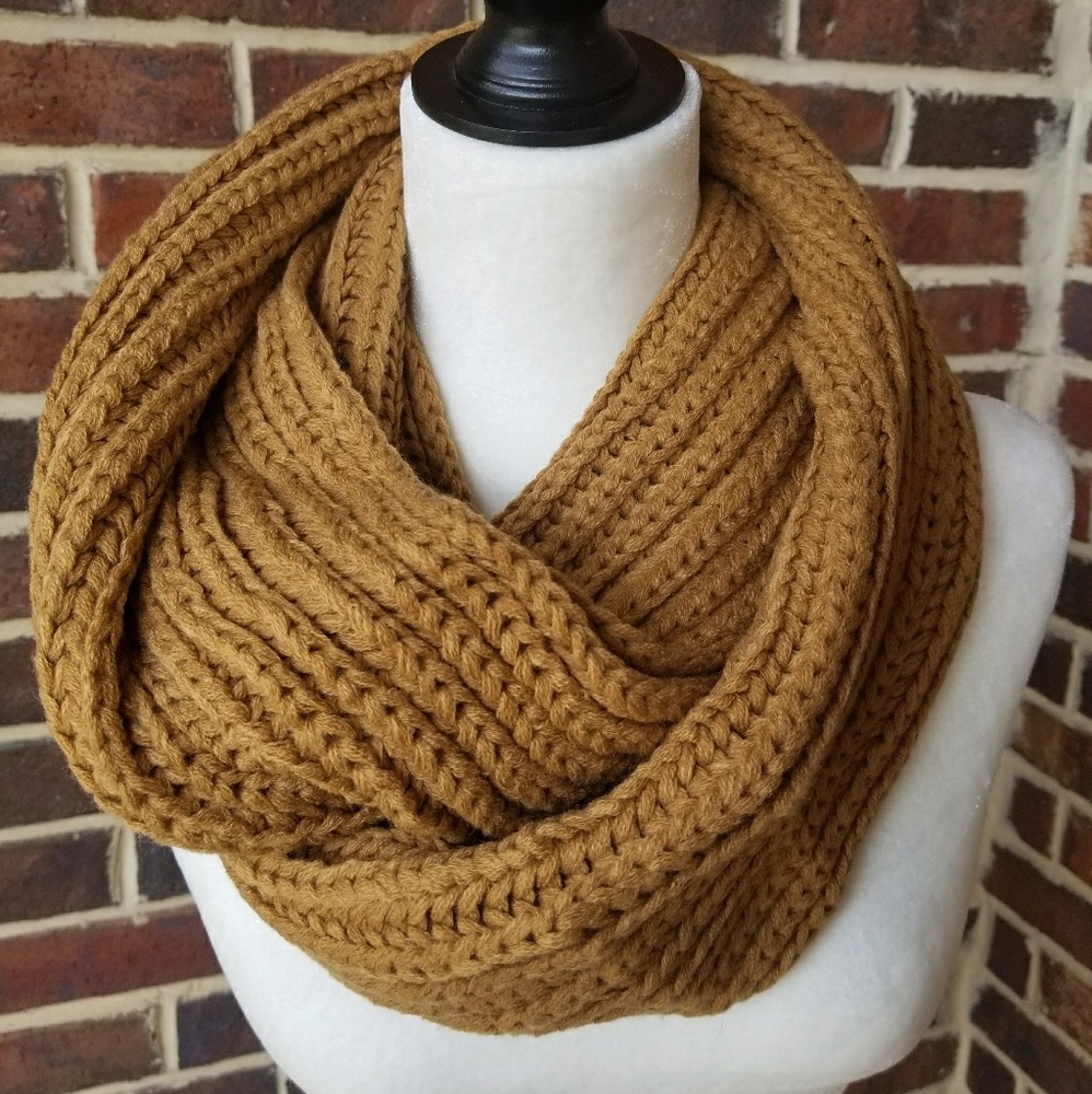 LAST ONE! Chunky Knit Infinity Scarf in Camel - Picture 3 of 4