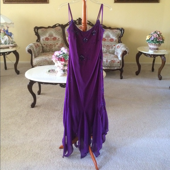 Formal dress. - Picture 2 of 6