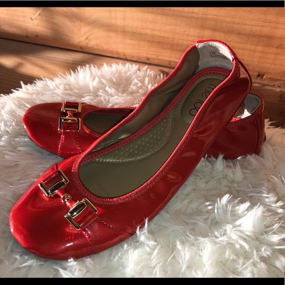 me too red shoes