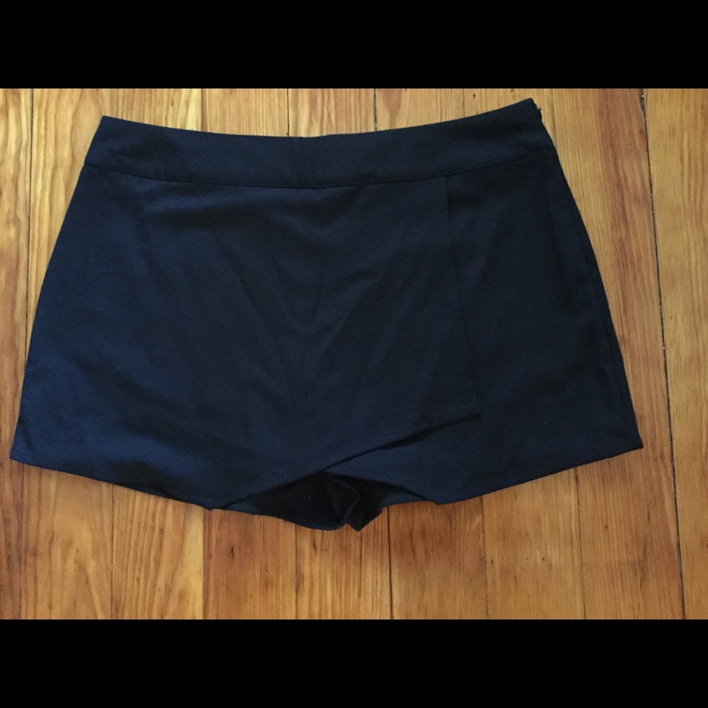 Gap black skirt