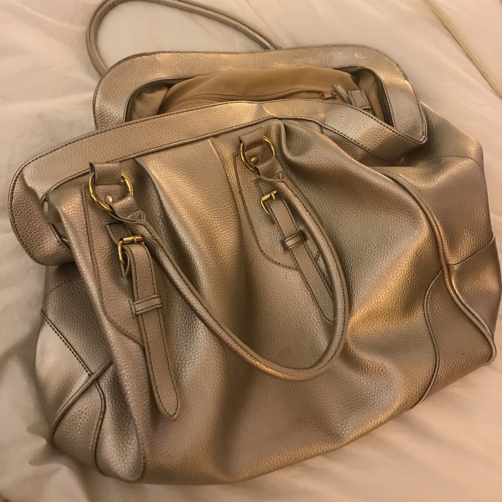 Great metallic travel bag!