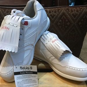 Women’s golf shoes