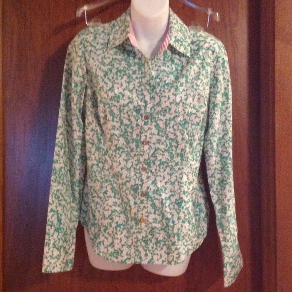 Lilly Button Down - Picture 2 of 6