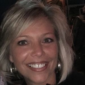 Meet your Posher, Angie