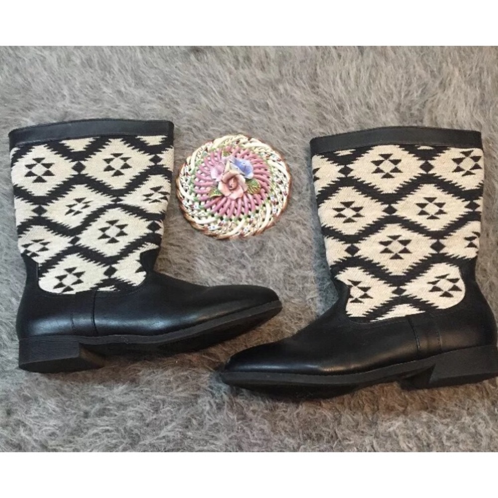 Rampage Aztec Midwestern Print Franco Aztec